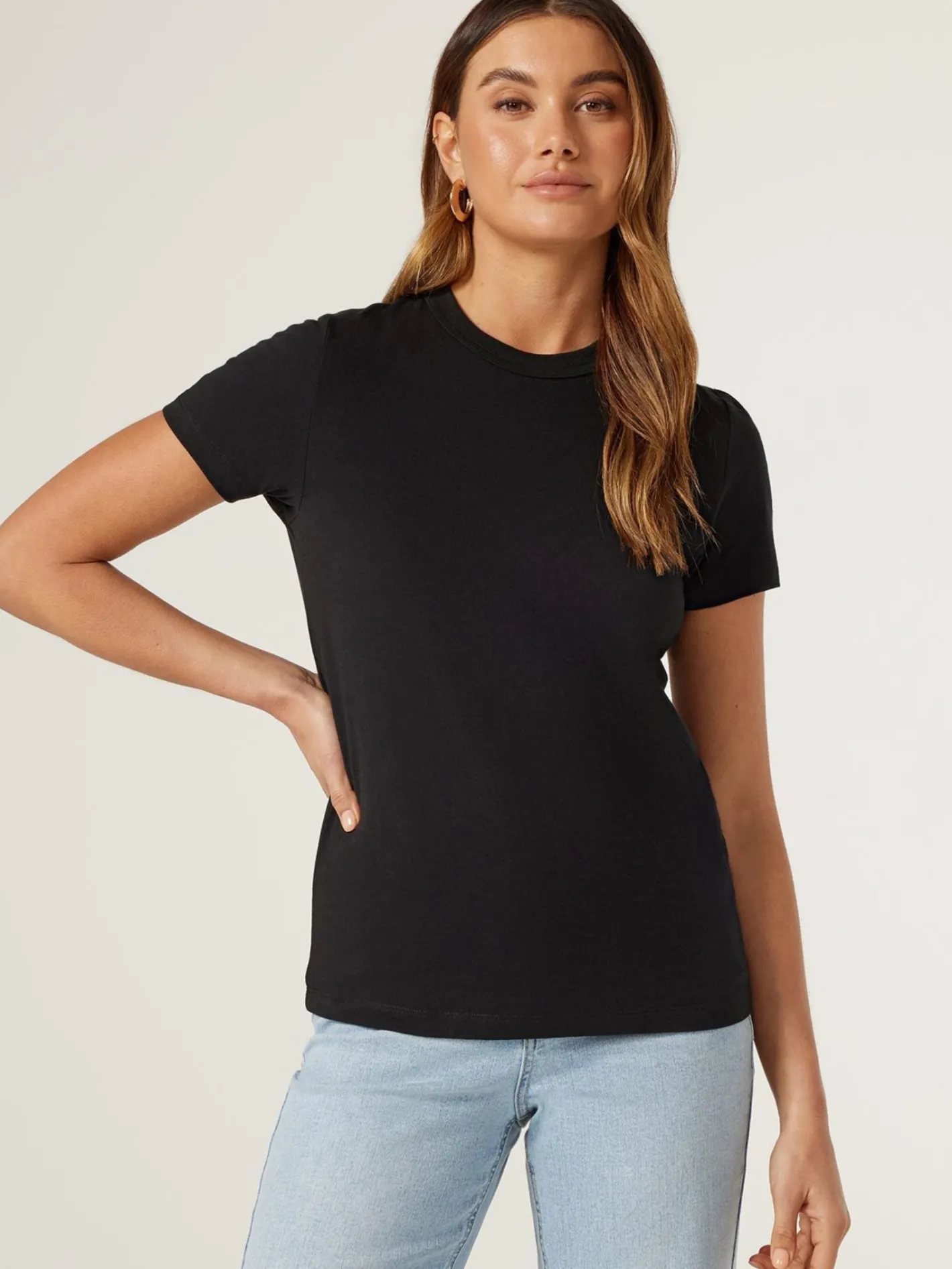 Women Jeanswest Classic Crew Neck Tee