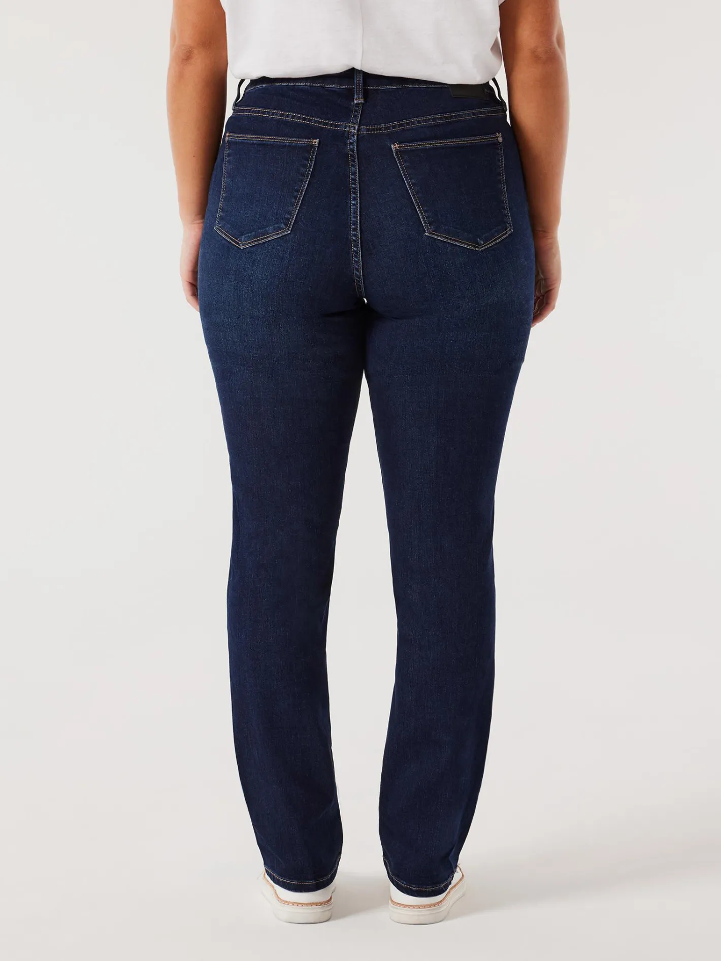 Women Jeanswest Curve Slim Straight Jeans